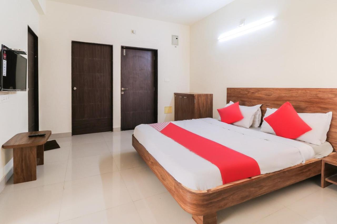 Oyo 63903 Hotel Shree Ram Villa Dwārka Extérieur photo